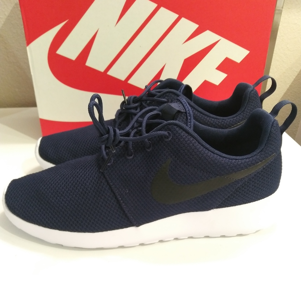 Nike Roshe one "Midnight Navy"           Size 9.5